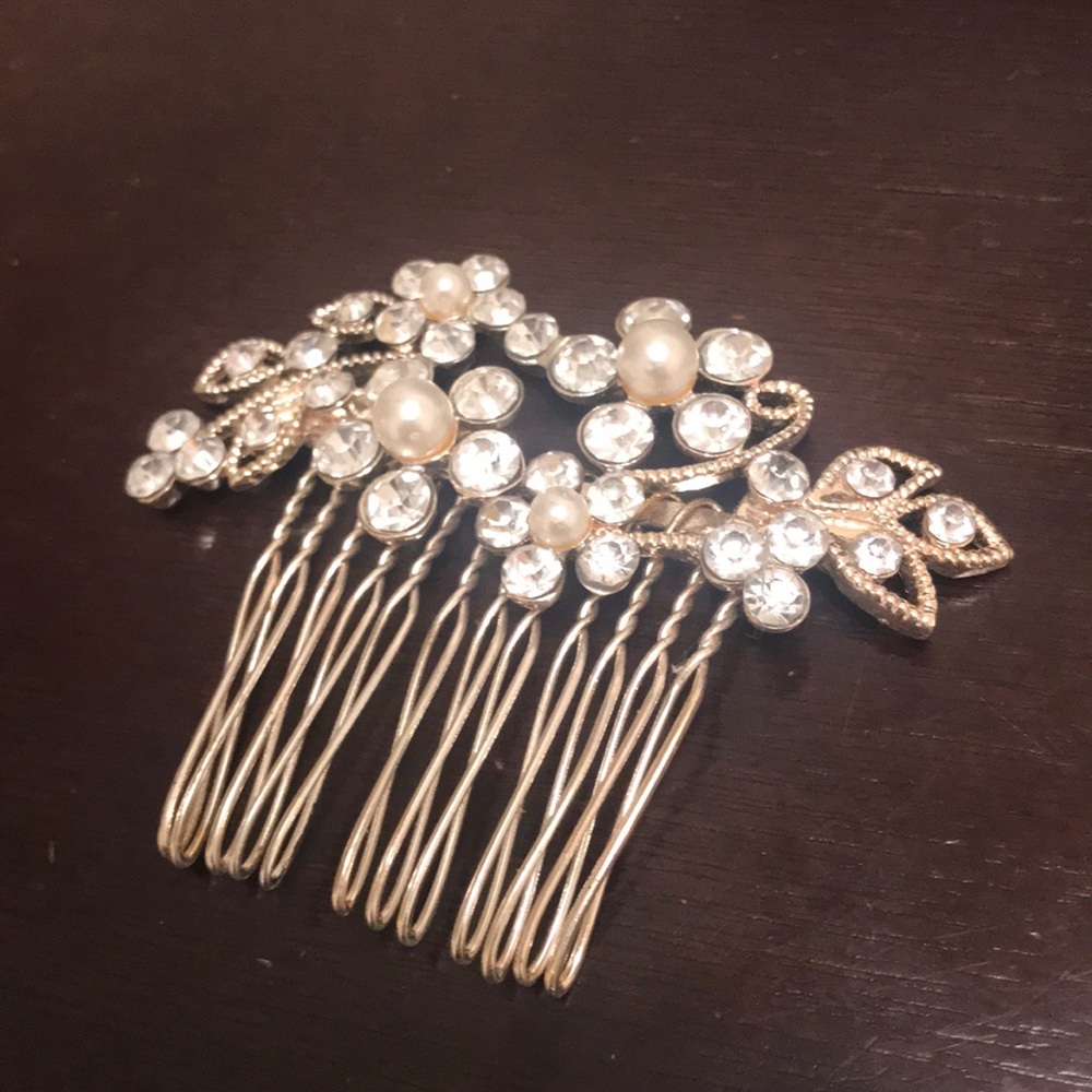 Gem and pearl hair pin